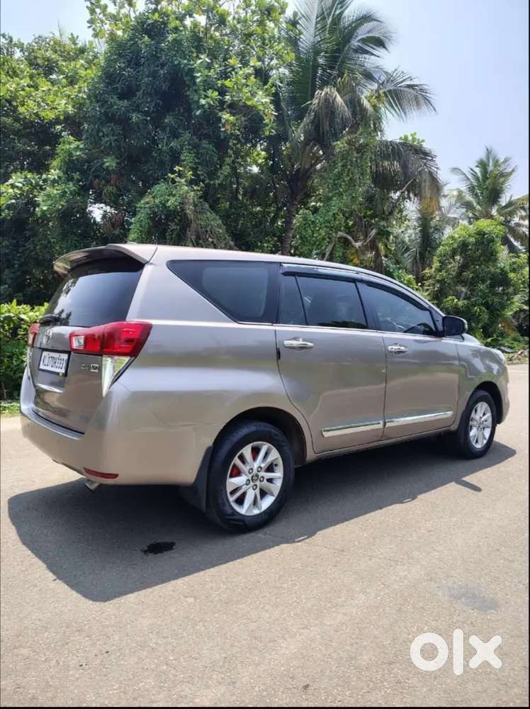2017 Toyota Innova Crysta V 7 Str Manual