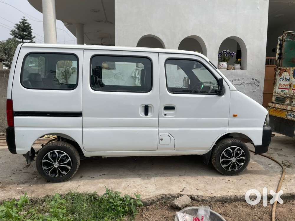 Maruti Suzuki Eeco 2022 Petrol Well Maintained New Tyres Jk20 Number