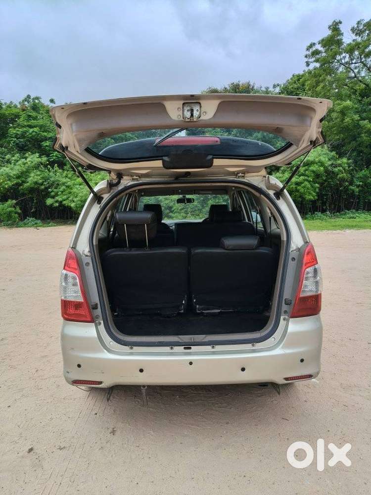 Toyota Innova 2.5 Gx (diesel) 8 Seater Bs Iv, 2015, Diesel