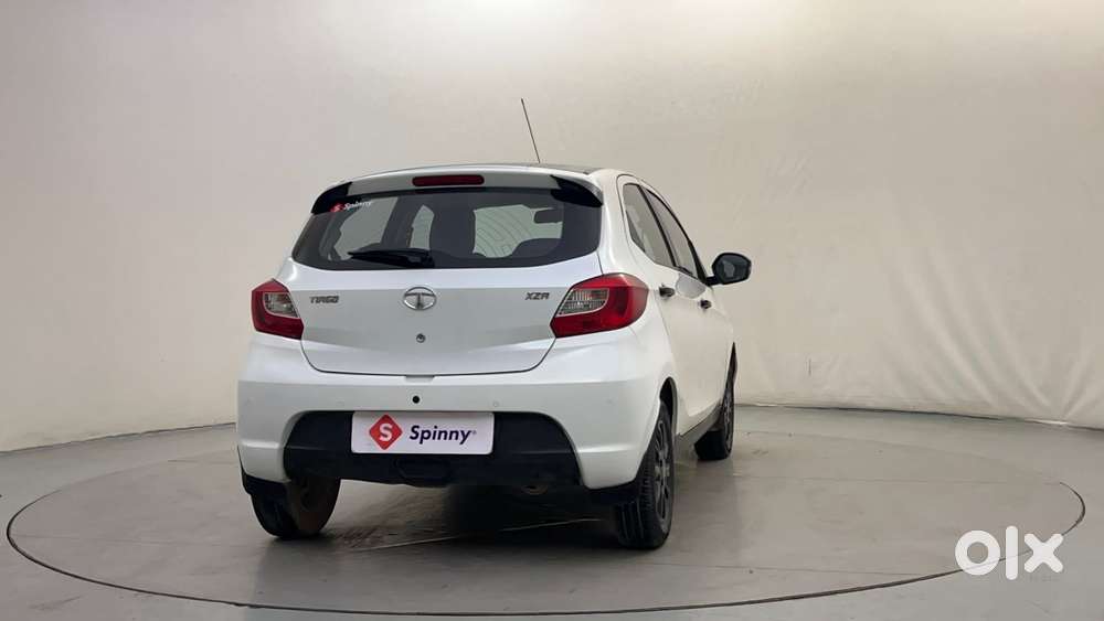 Tata Tiago Xza, 2017, Petrol