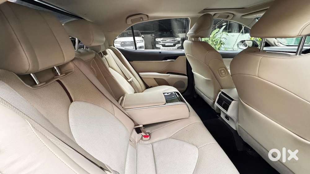 Toyota Camry Hybrid, 2022, Petrol