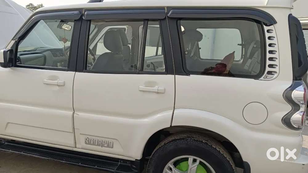Mahindra Scorpio S10 2016