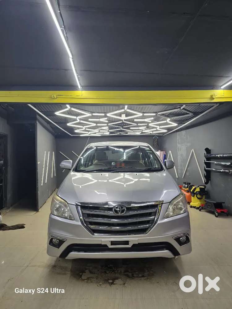 Toyota Innova 2012