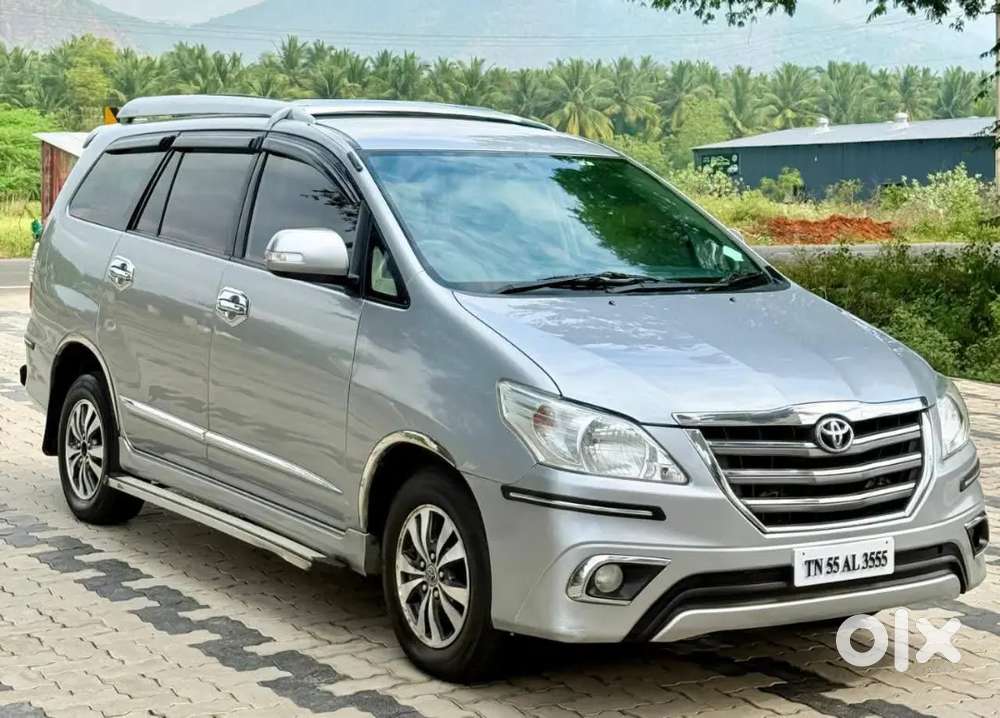Toyota Innova 2015
