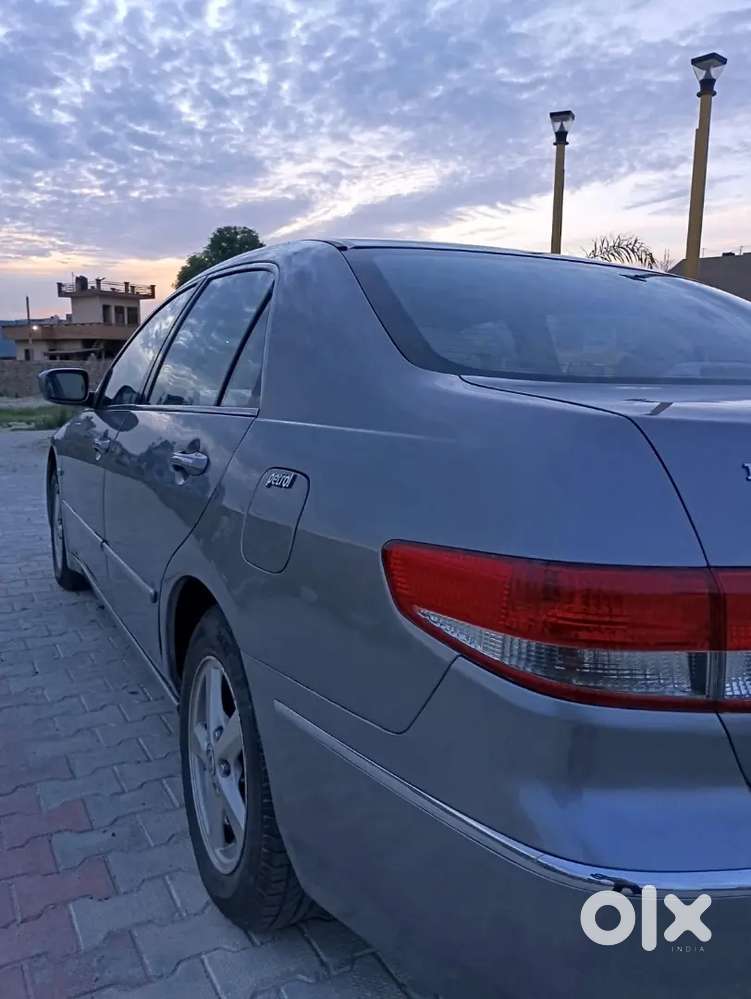Honda Accord 2004 Cng  +petrol 85000 Km Driven