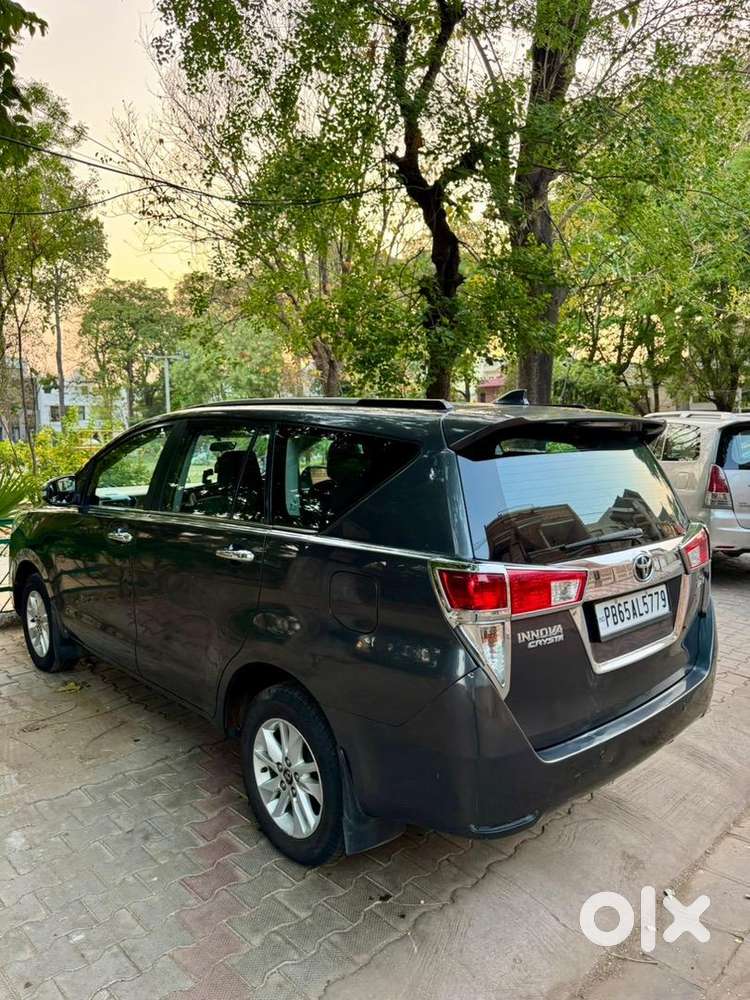 Toyota Innova Crysta 2017 Diesel Well Maintained