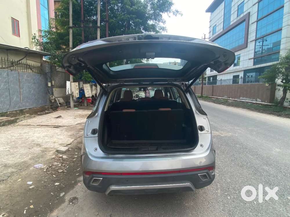 Mg Hector Plus Savvy Pro 1.5 Turbo Petrol Cvt 7 Str Dual Tone, 2023,..