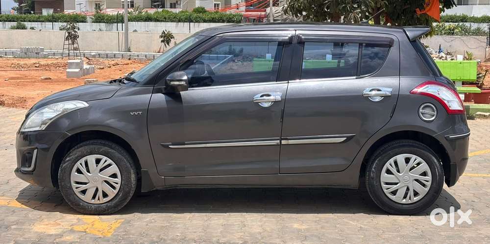 Maruti Suzuki Swift Vxi Abs Bsiv, 2017, Petrol