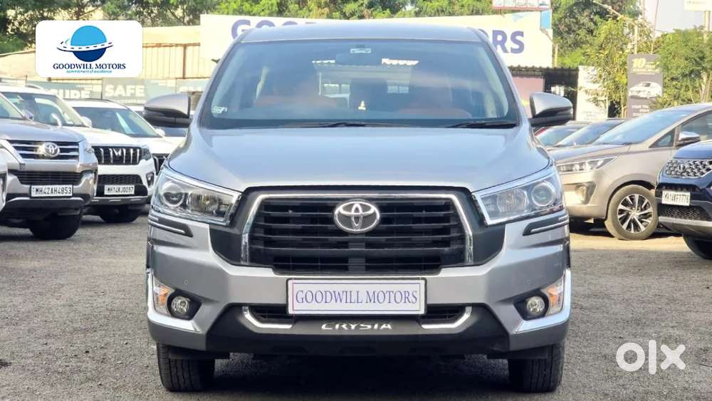 Toyota Innova Crysta [2020-ongoing] 2.4 Vx 8 Str, 2025, Diesel