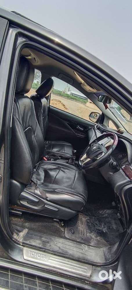 Toyota Innova Crysta 2.4 Vx Mt 8s, 2016, Diesel