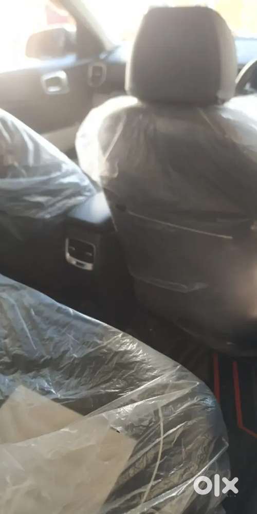 Hyundai Venue 2023 Petrol 11000 Km Driven