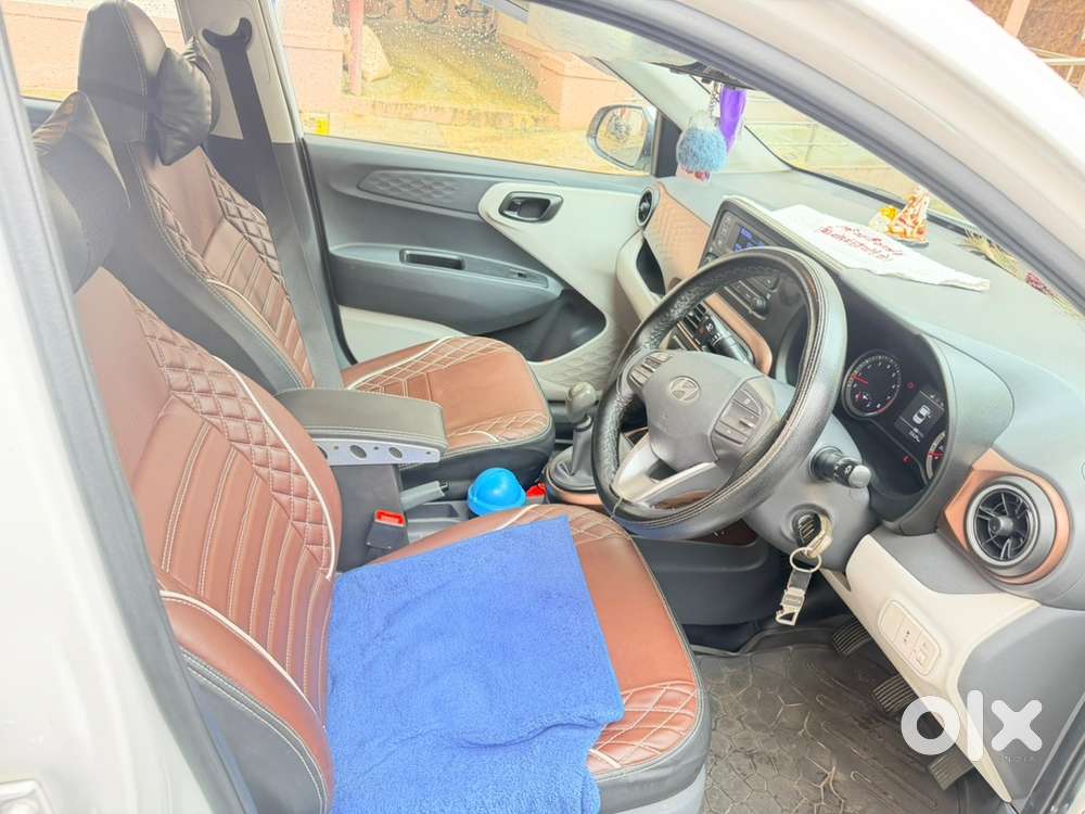 Hyundai Aura Manual 2025