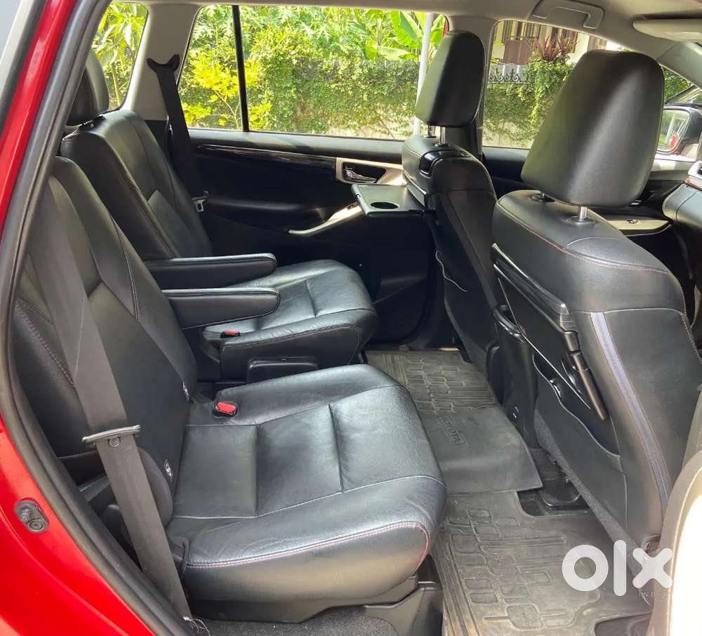 Toyata Crysta Touring Spot Automatic, Single Owner, Company Serviced