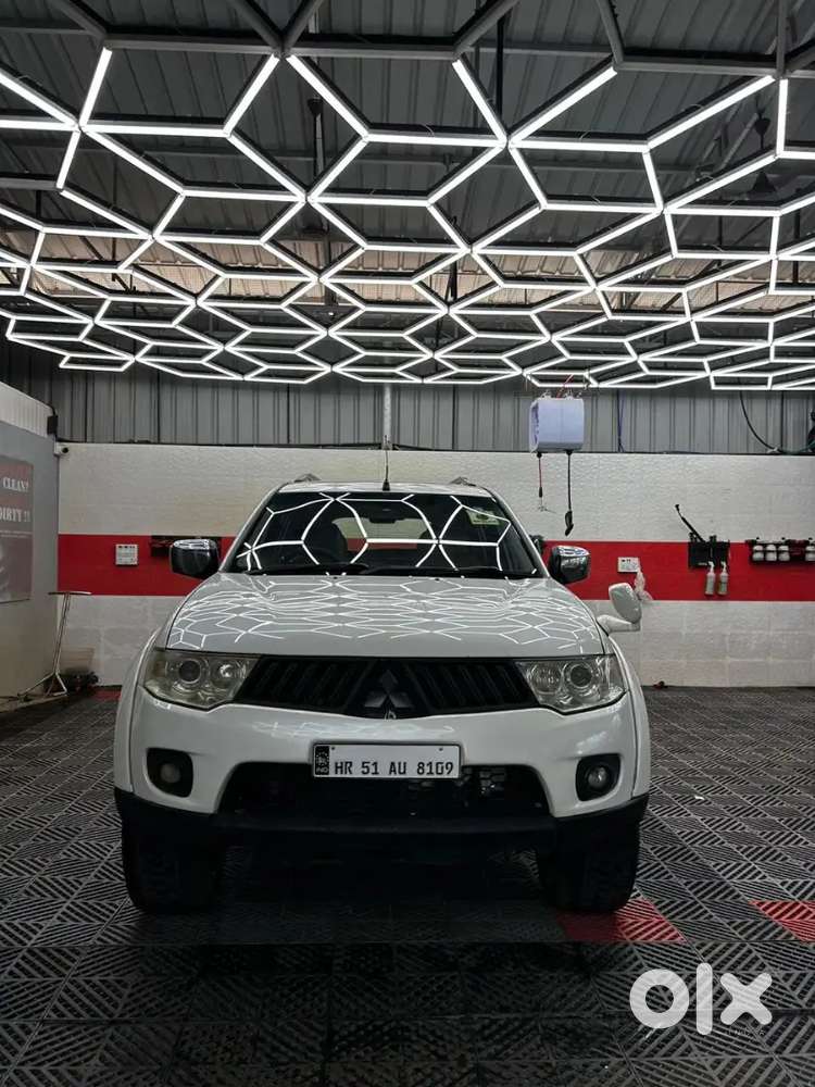 Mitsubishi Pajero Sport 2013 Diesel 100000 Km Driven