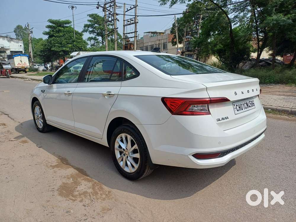 Skoda Slavia 1.0 Ambition Tsi, 2022, Petrol