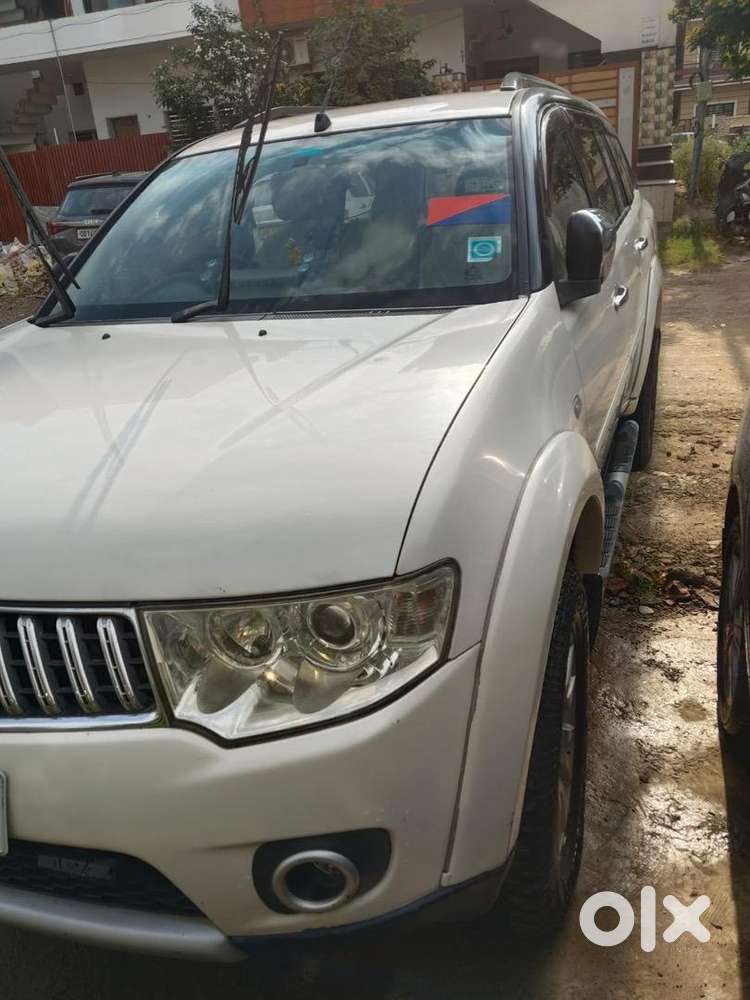 4x4 Manual Less Driven By Police Officer