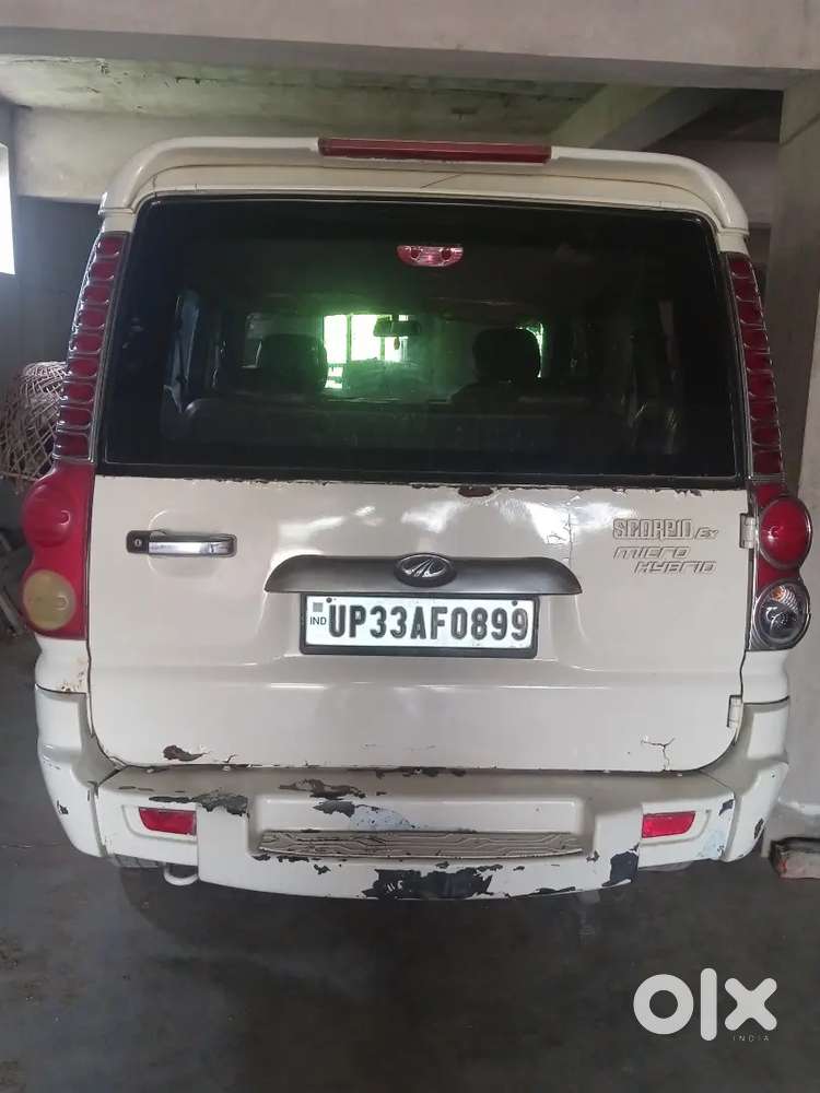Mahindra Scorpio 2014 Diesel 120000 Km Driven White Colour