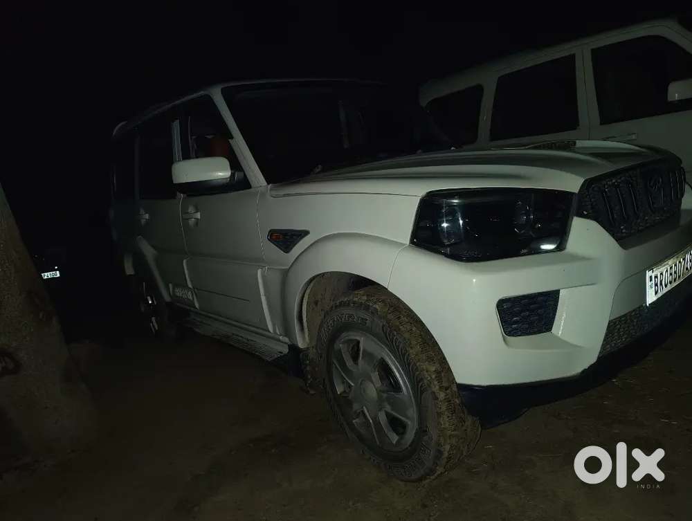 Mahindra Scorpio S6 Plus Diesel 2015