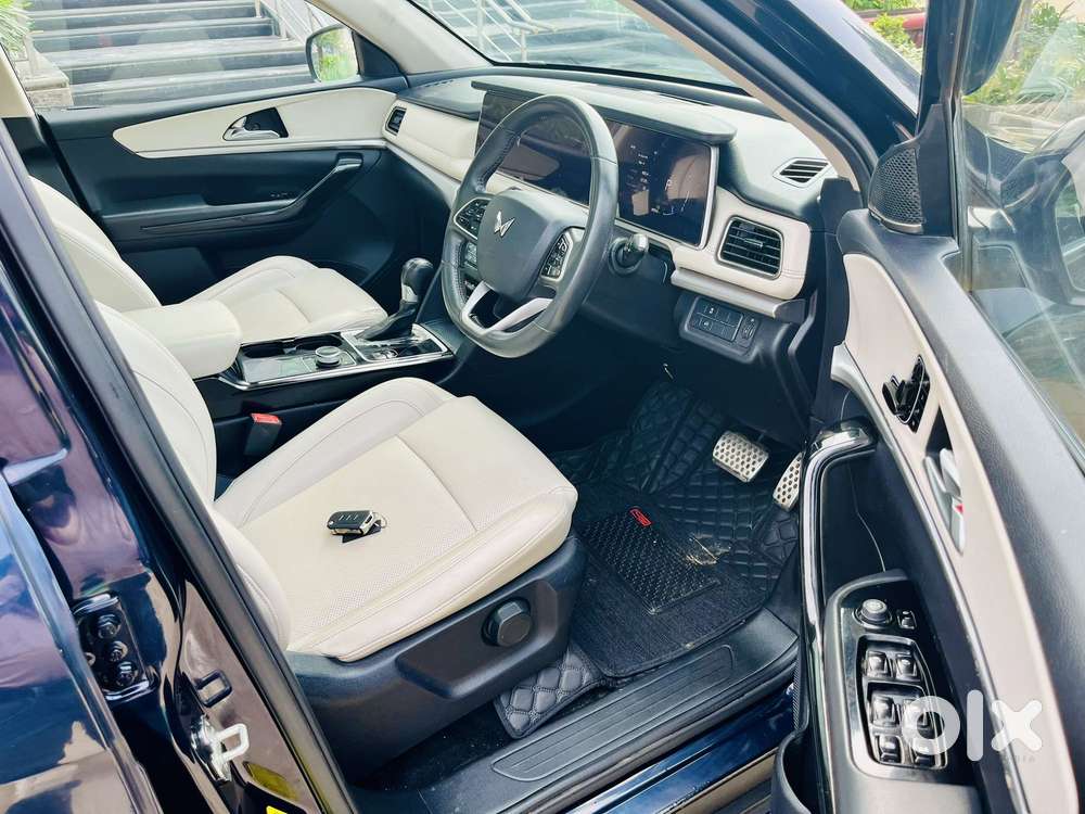 Mahindra Xuv700 2.2 Ax 7 Diesel At Luxury Pack Str, 2022, Diesel
