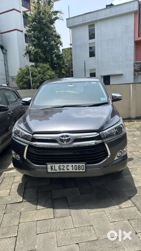 Toyota Innova Crysta 2016 Diesel 266620 Km Driven