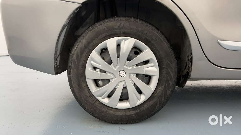 Maruti Suzuki Dzire 1.2 Vxi, 2022, Petrol