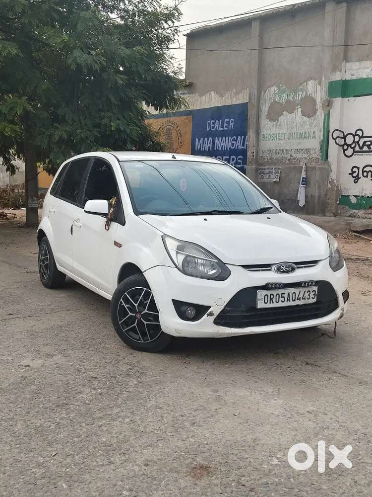 Ford Figo 1.2 Titanium 2011
