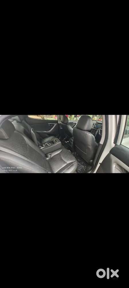 Hyundai Elantra Fluidic Petrol 2015 Model