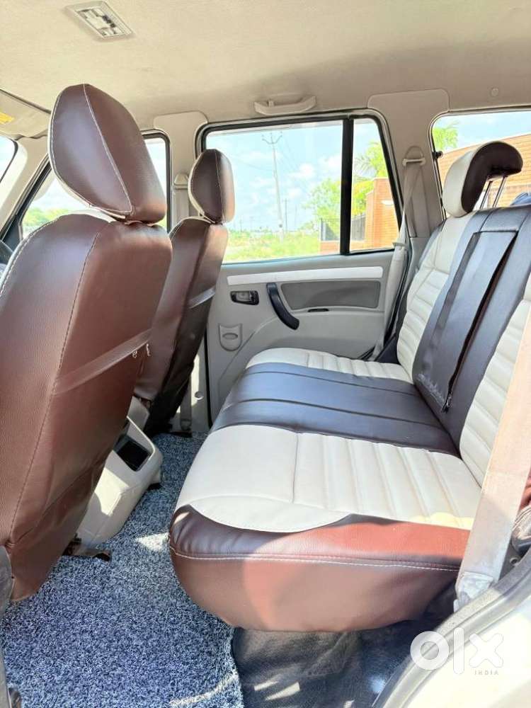 Mahindra Scorpio S10, 2015