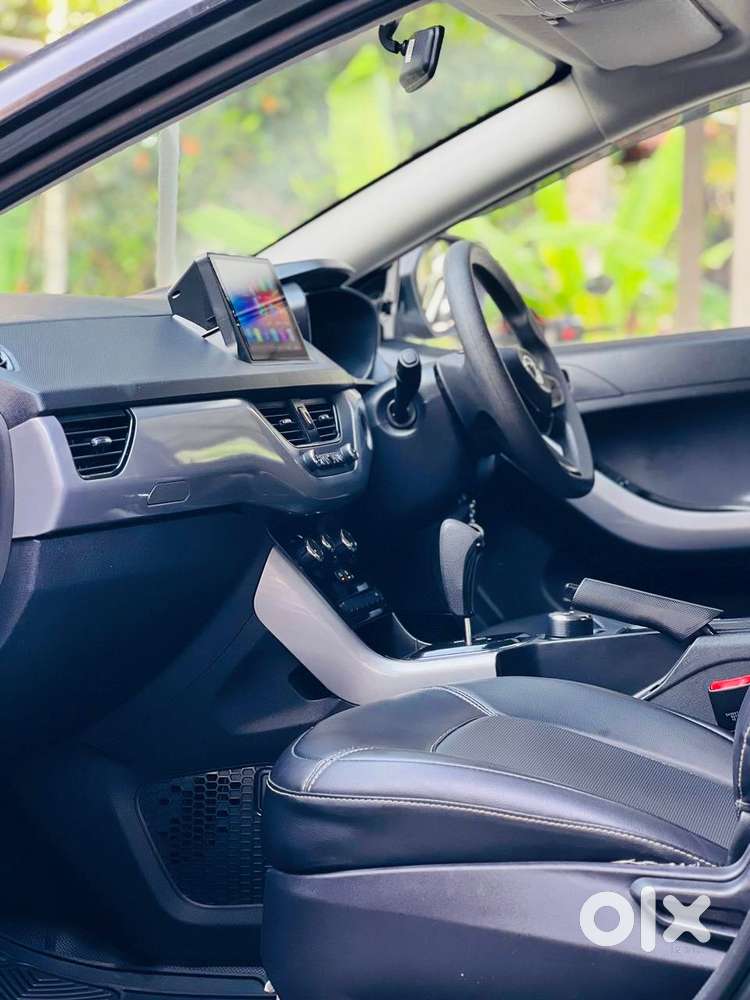 Tata Nexon 1.2 Revotron Xma Amt (s), 2023, Petrol