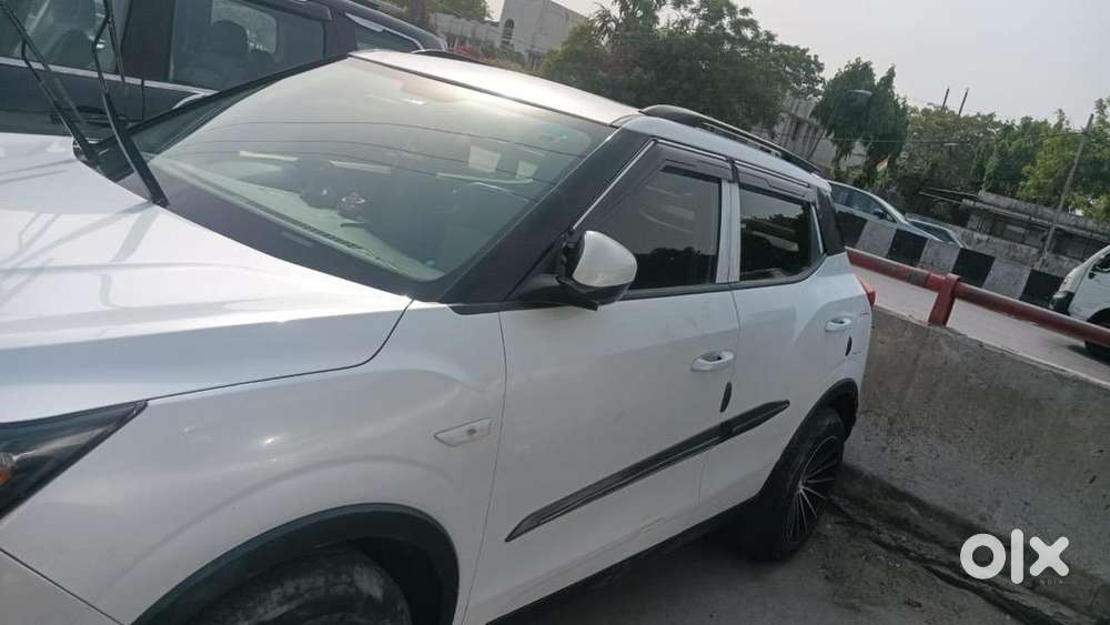 Mahindra Xuv300 Petrol Well Maintained