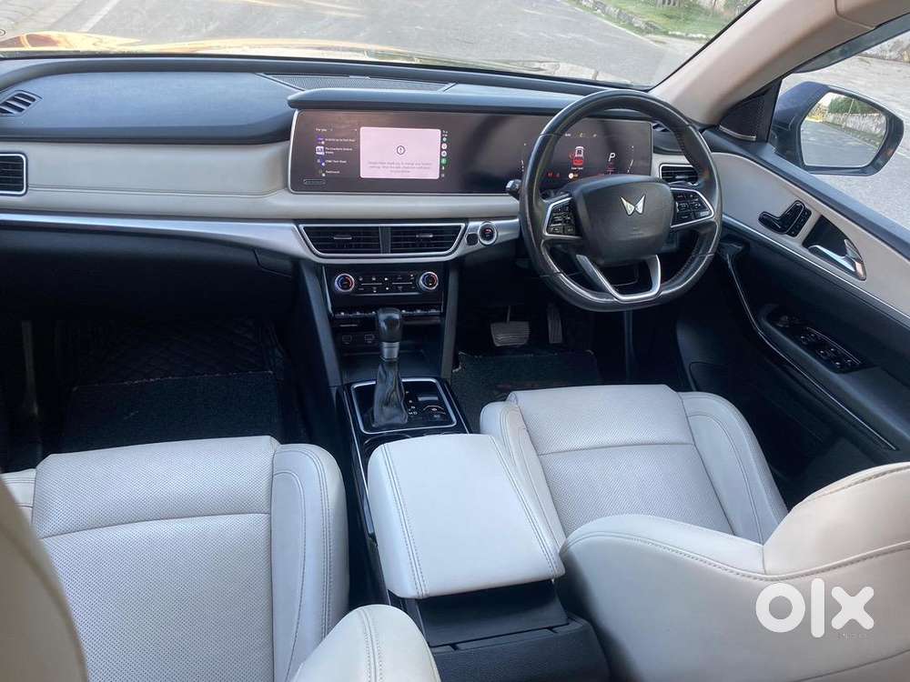 Mahindra Xuv700 2022 Diesel Well Maintained