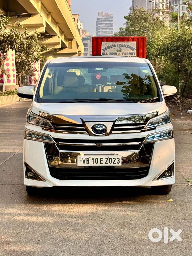 Toyota Vellfire 2.5 Executive Lounge, 2023, Petrol