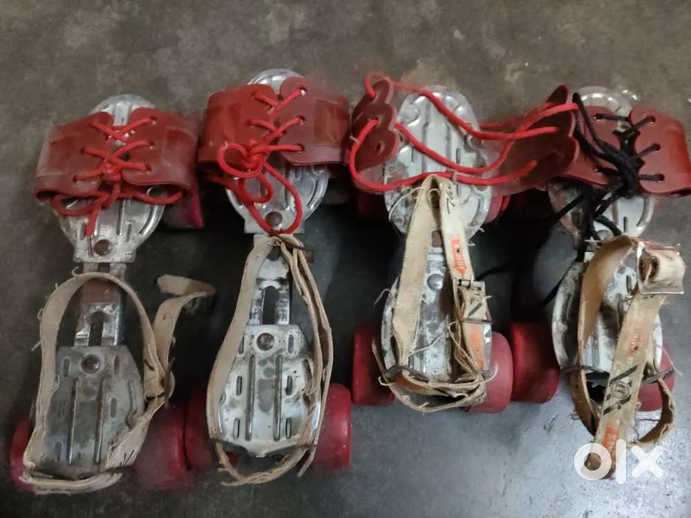 Skating skates
