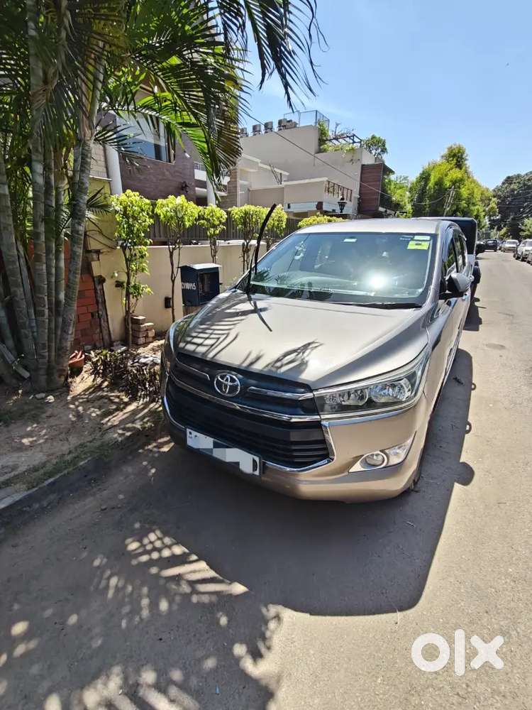 Innova Crysta 2.8 G For Sale In Excellent Condition