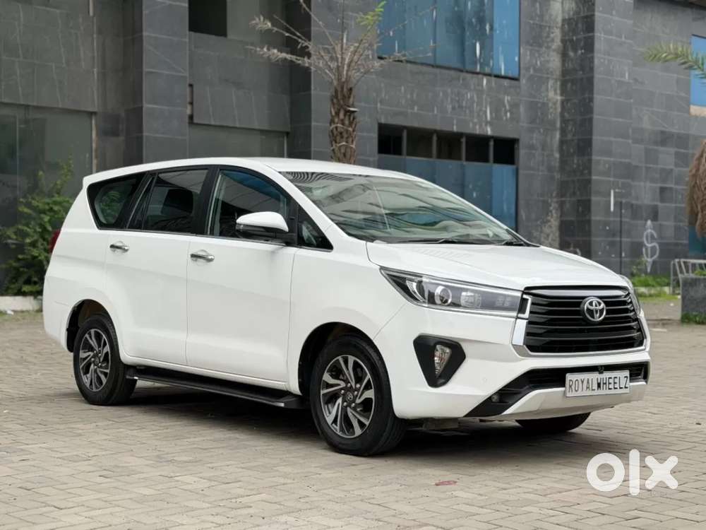 Toyota Innova Crysta [2020-ongoing] 2.4 Vx 8 Str, 2022, Diesel