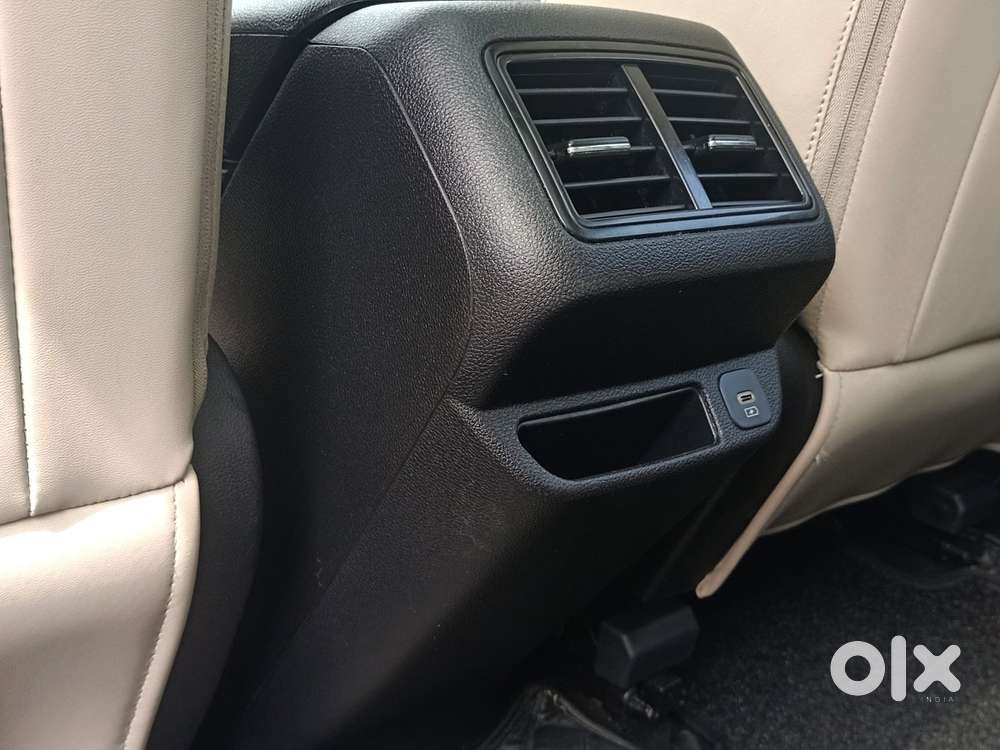 Mahindra Xuv700 2.0 Ax 5 Petrol Mt 7 Str, 2022, Petrol