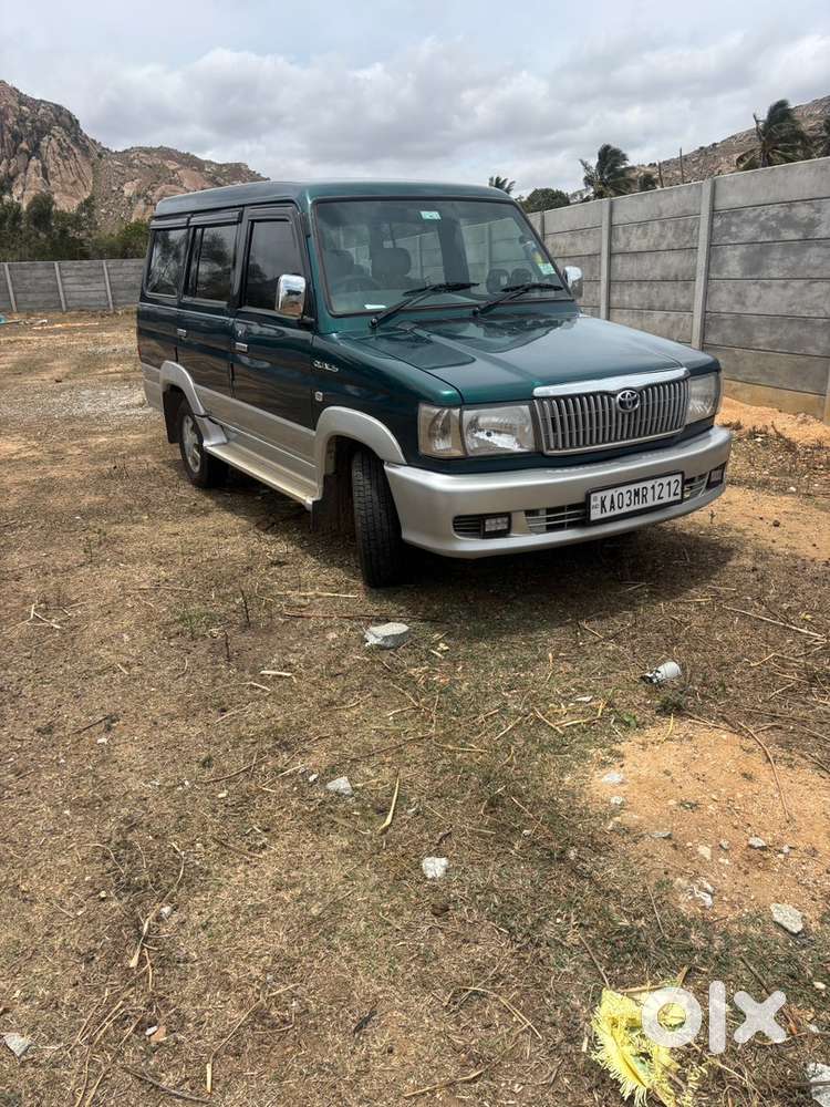 Toyota Qualis 2004 Diesel Well Maintained