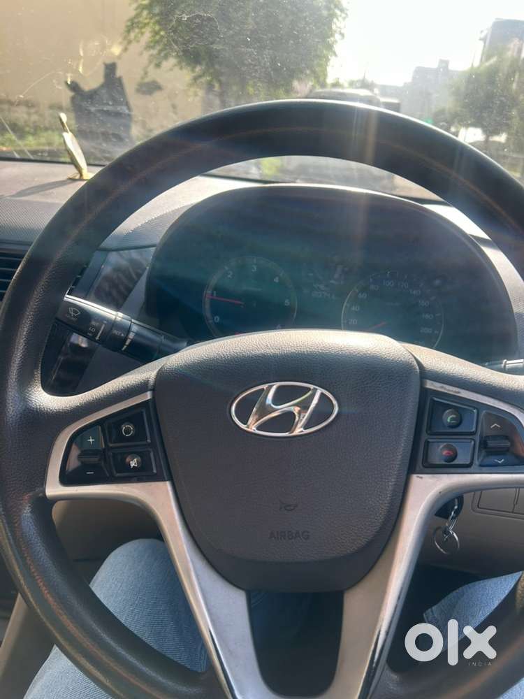 Hyundai Fluidic Verna 2012