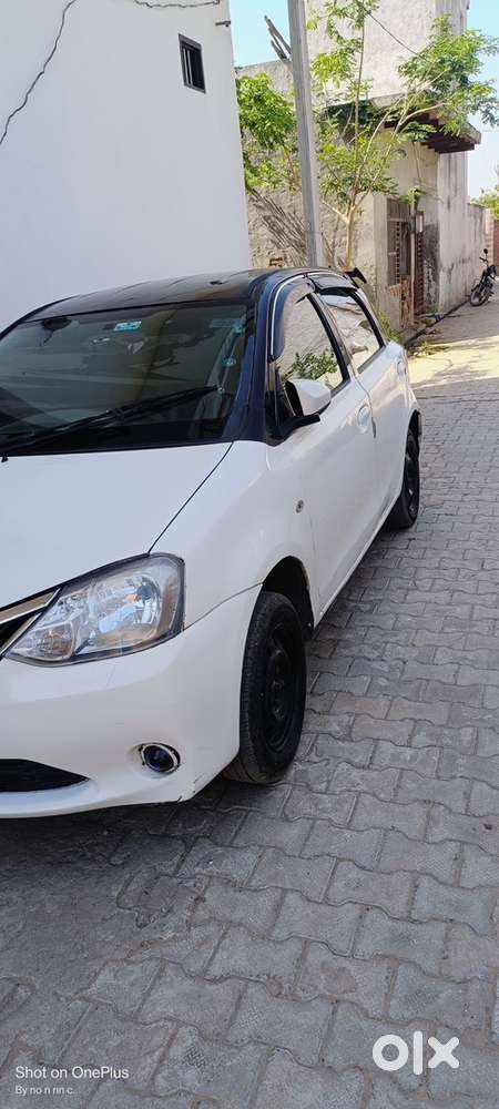 Toyota Etios Liva 2016