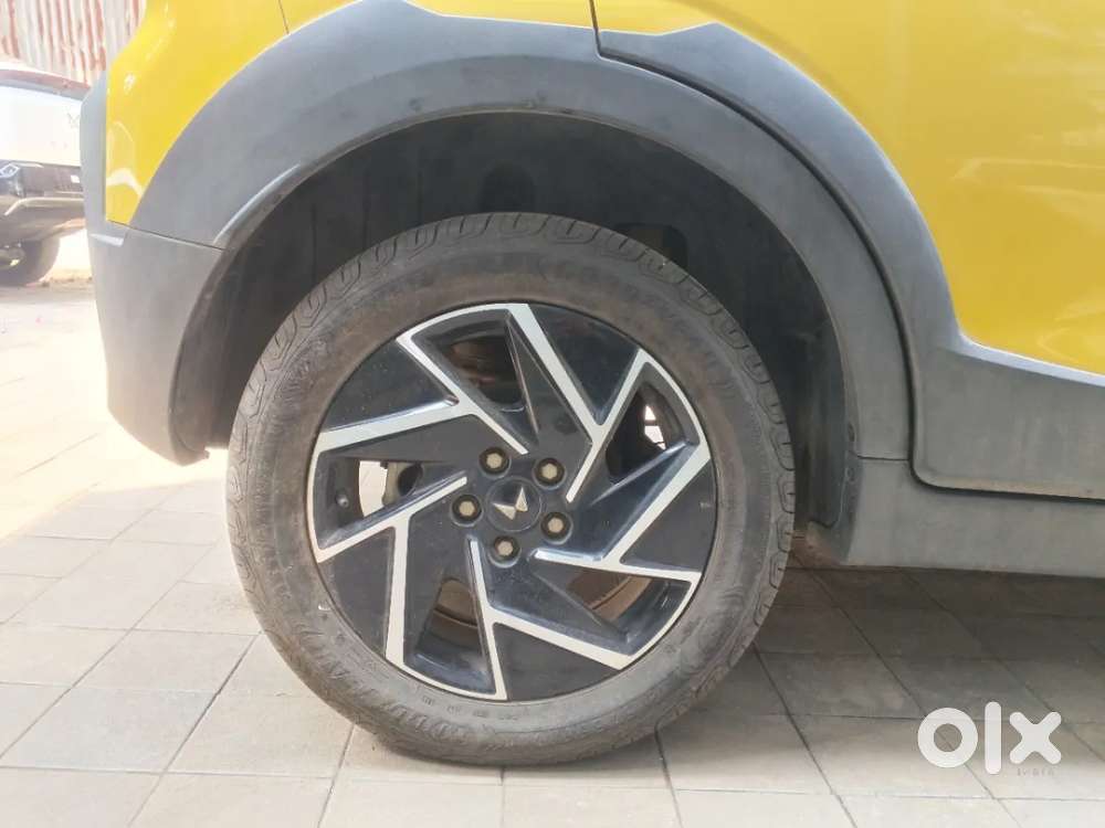 Mahindra Xuv 3xo Ax7l 1.2 Petrol At (pg), 2024, Petrol