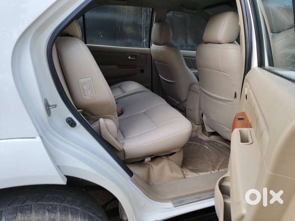 Toyota Fortuner 3.0 4x4 Manual, 2011, Diesel