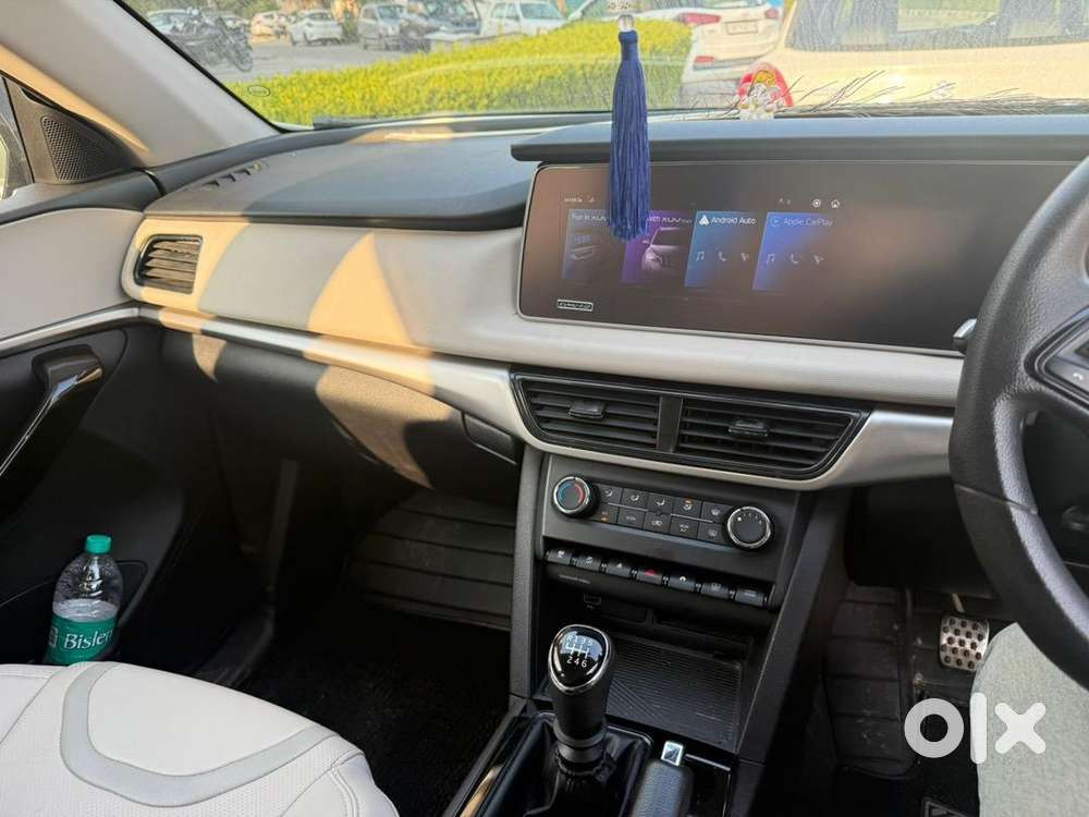 Mahindra Xuv700 2023 Diesel Well Maintained