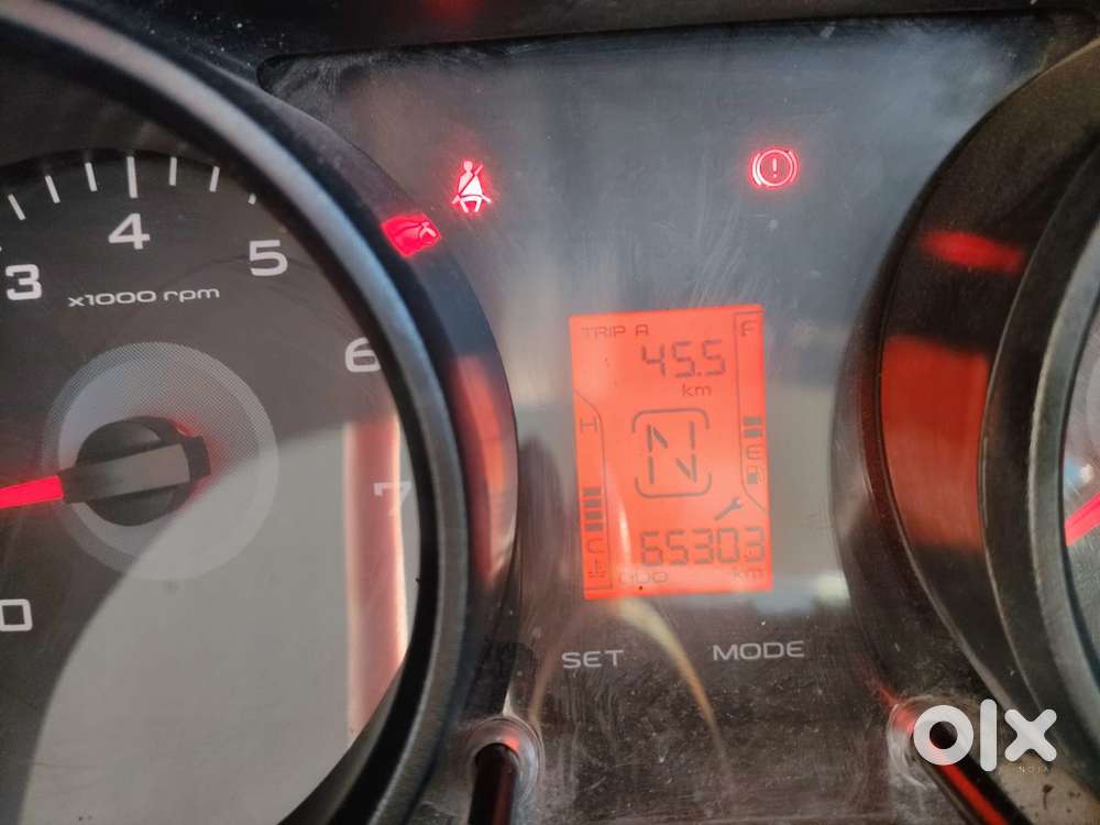 Mahindra Tuv 300 T4, 2017, Diesel