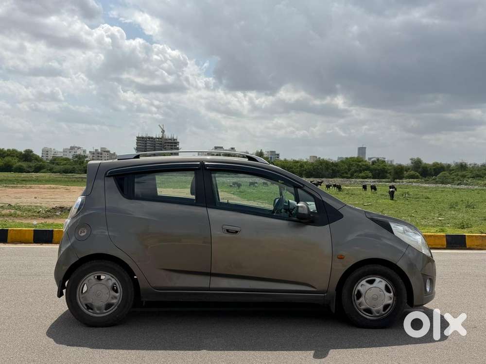 Chevrolet Beat Petrol 2012