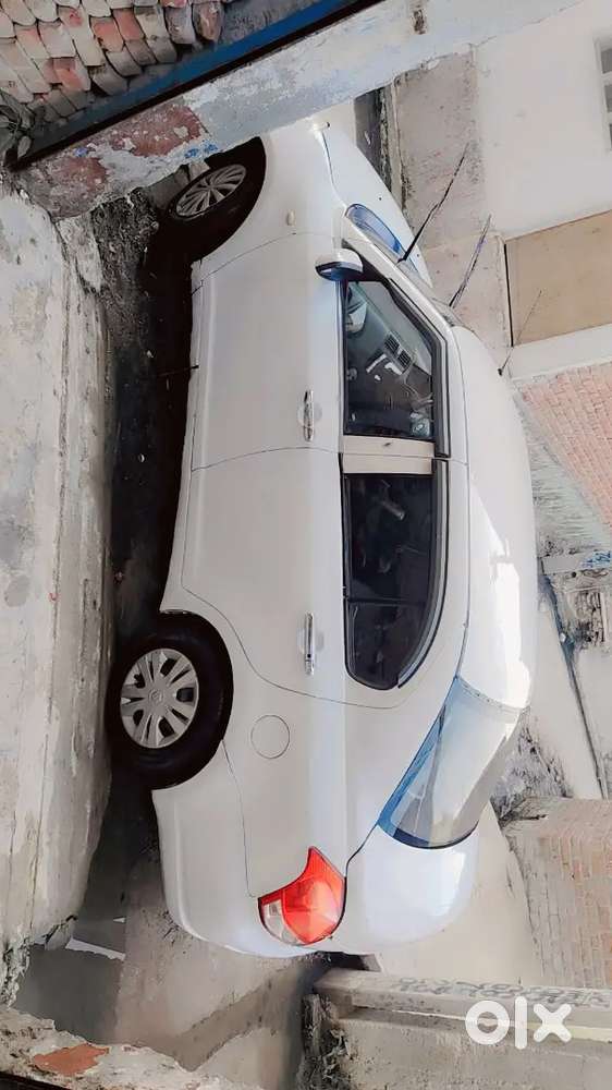 Urjent Seel Paiso Ki Zarurat Hai Maruti Suzuki Dzire Diesel 2015