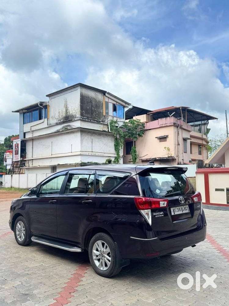Toyota Innova Crysta 2.8 Gx At 8 Seater, 2016, Diesel