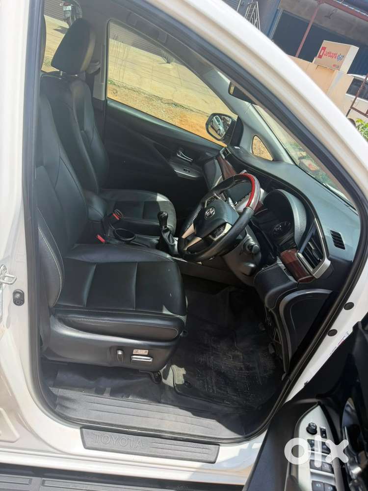 2022 Toyota Innova 83000 Km Diesel Manual