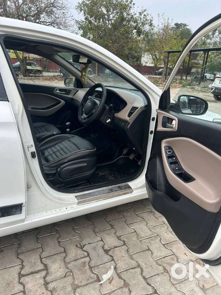 Hyundai Elite I20 Sportz (o) 1.2, 2015, Petrol