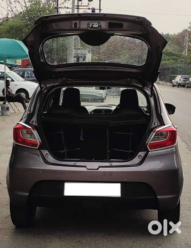 Tata Tiago Xz, 2016, Petrol