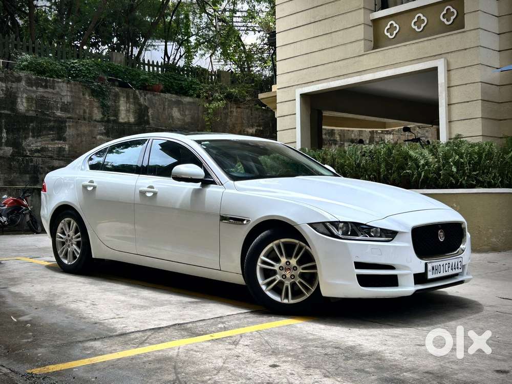 Jaguar Xe Portfolio, 2017, Petrol